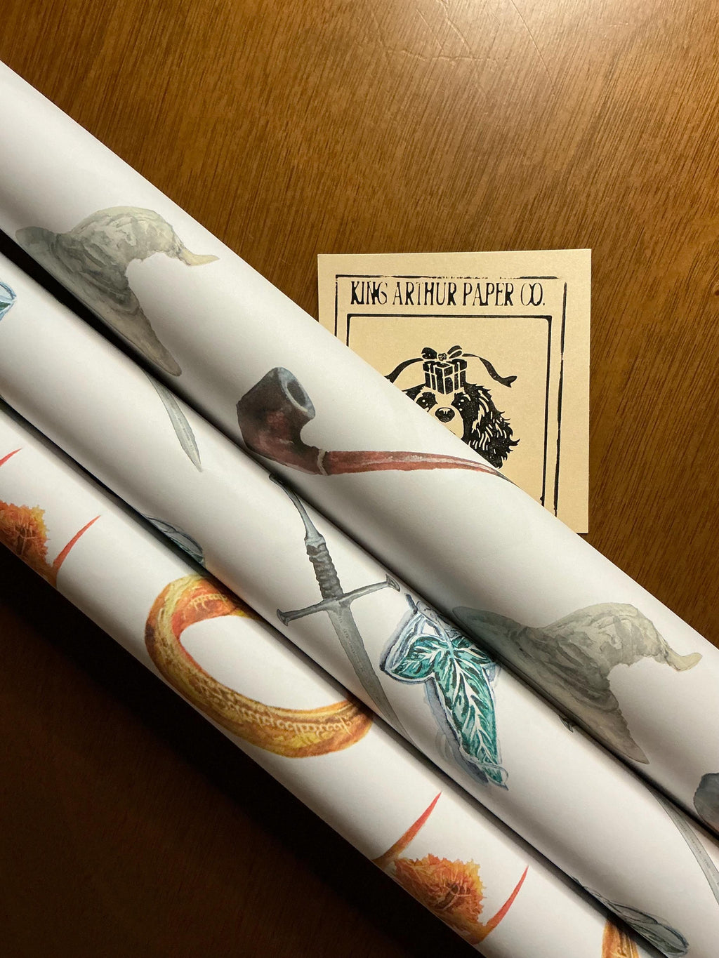 Anduril Sword of King Elessar + Leaf Brooch Wrapping Paper: Aragorn Legendary King Sword Inspired Lord of the Rings Gift Wrap